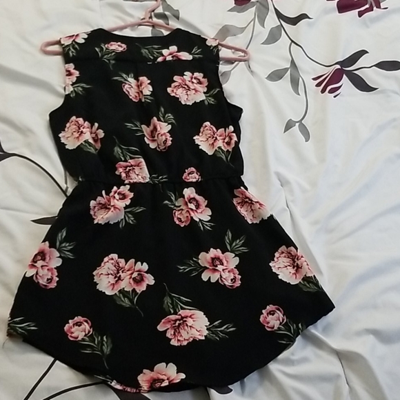 Floral top with sinched elastic waist - Picture 2 of 6